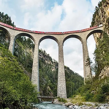 With Balcony And Panoramic Views Of Alps Διαμέρισμα *